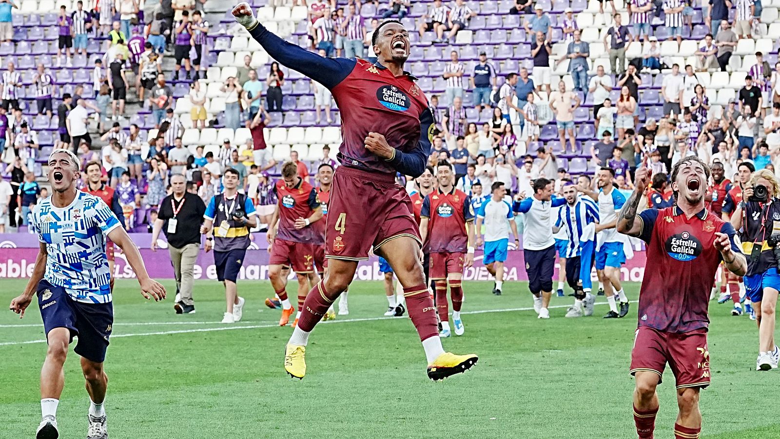 El Deportivo de La Coruña logra el ascenso y Zaragoza cae a Primera RFEF