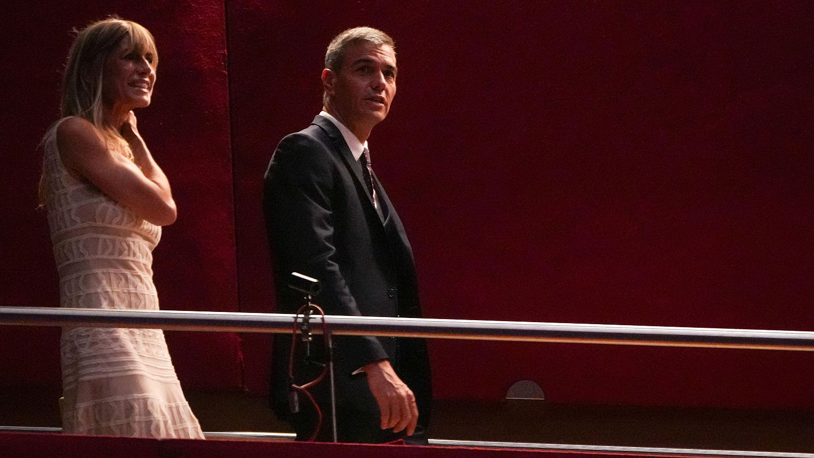 El presidente del Gobierno, Pedro Sánchez, y su mujer, Begoña Gómez