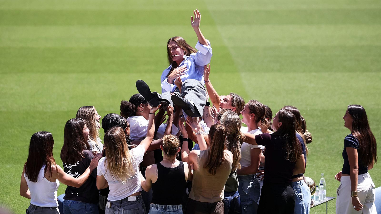 Alexia Putellas durant la seva sortida com a jugadora del FC Barcelona a l'estadi Spotify Camp Nou el 27 de maig de 2026 a Barcelona, Espanya.