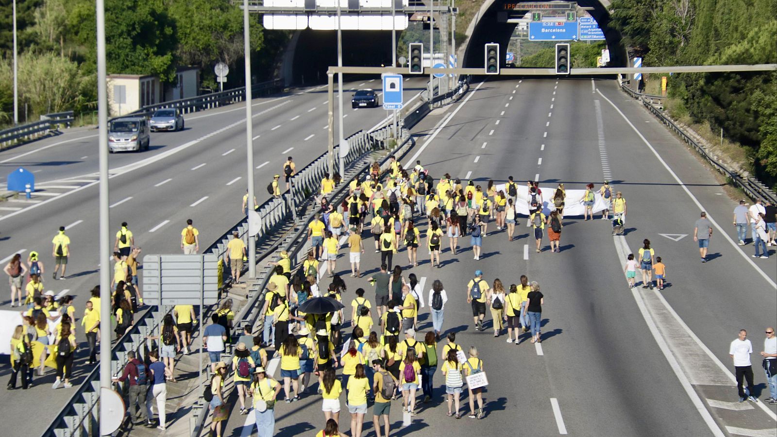 Tall dels docents a la C-32 a Mataró durant la mobilització d'aquest dijous