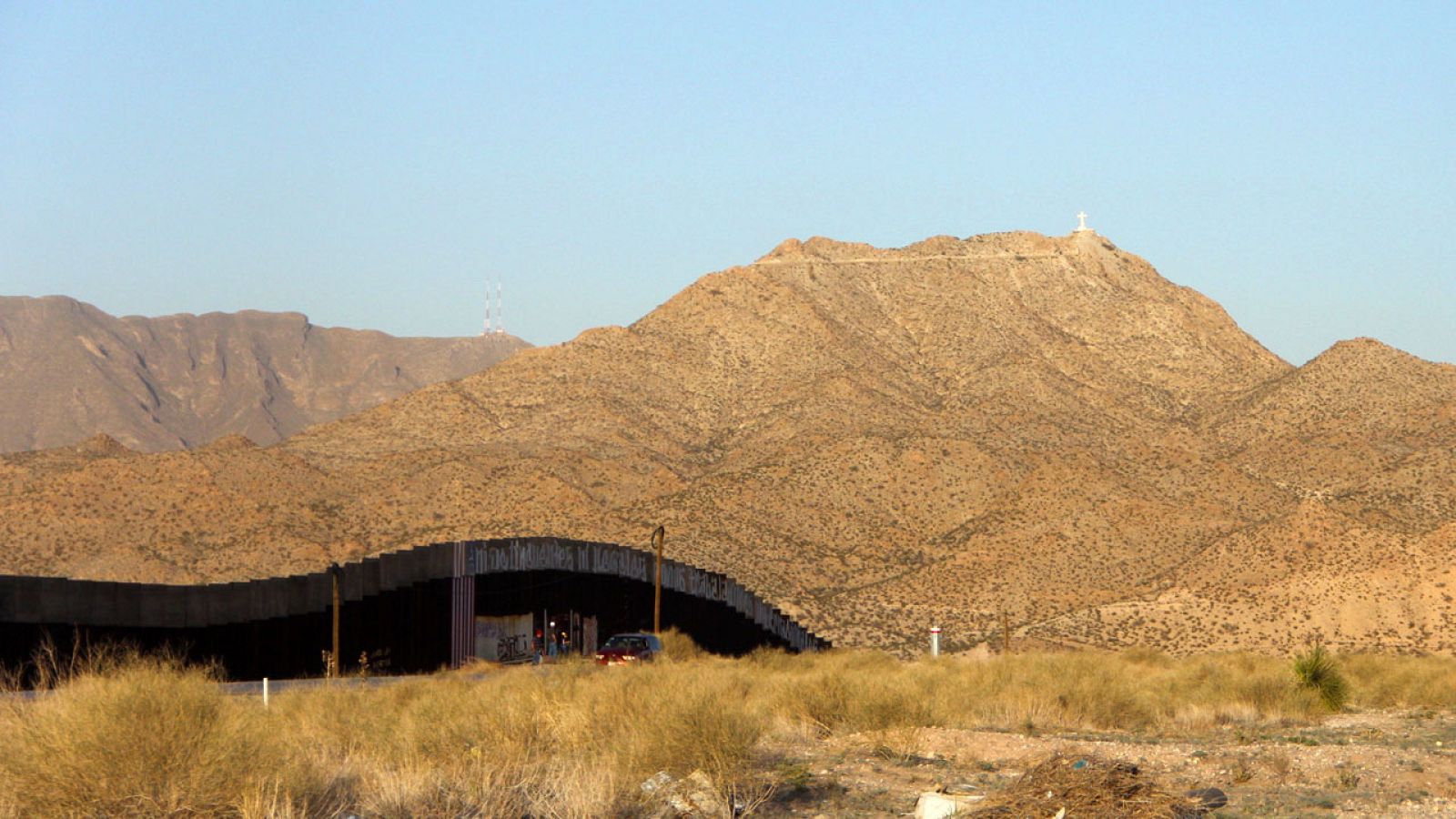 Trump ordena militarizar la frontera con México con la Guardia Nacional