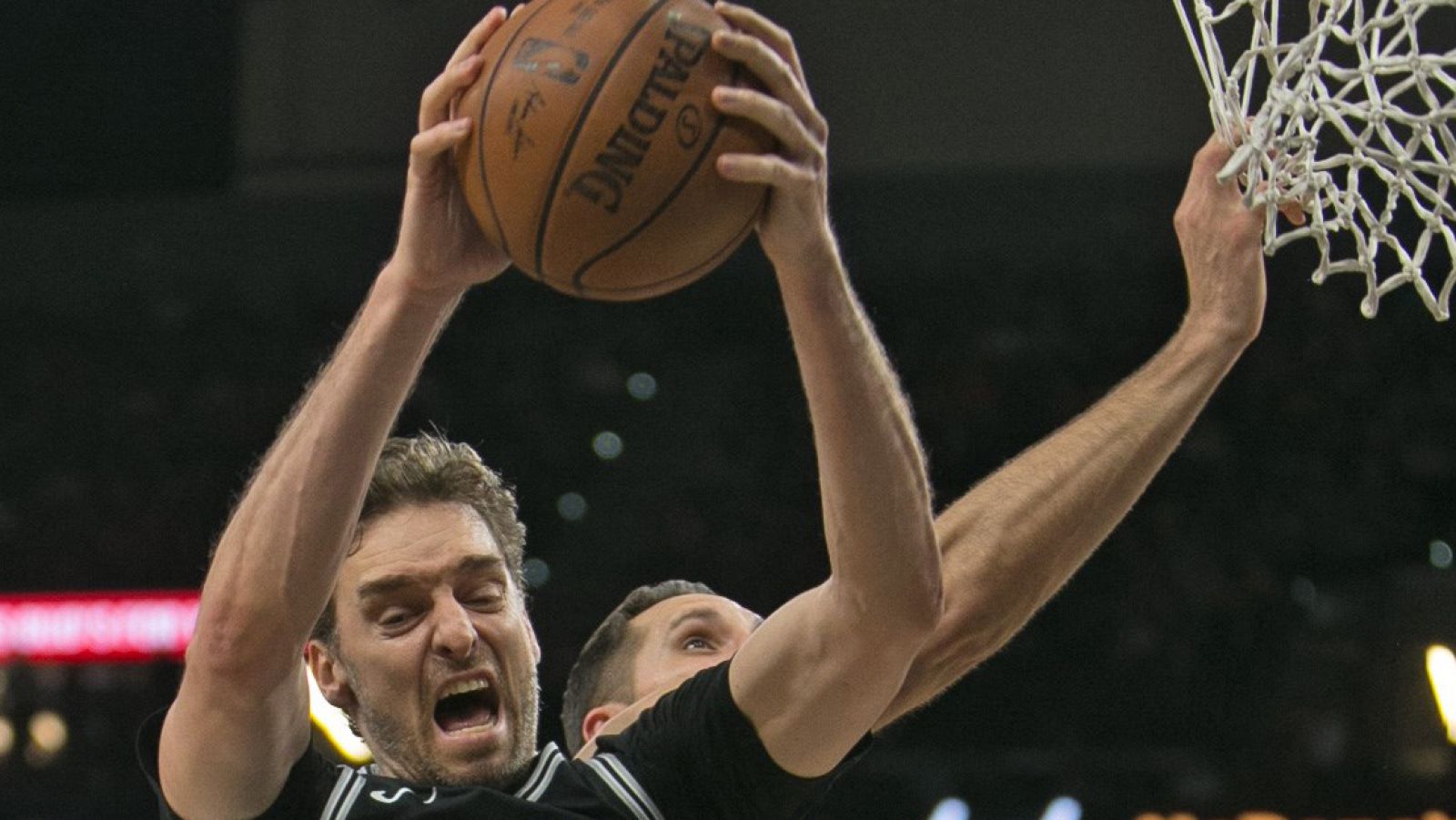 Pau y los Spurs se complican los playoff al caer ante Los Ángeles Lakers
