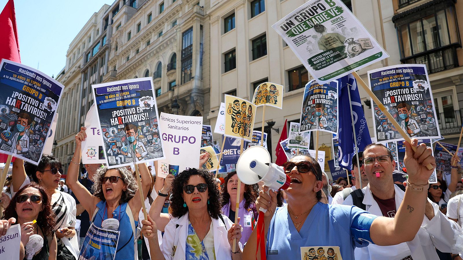 Los técnicos superiores sanitarios convocan una huelga para exigir a Hacienda su reclasificación profesional