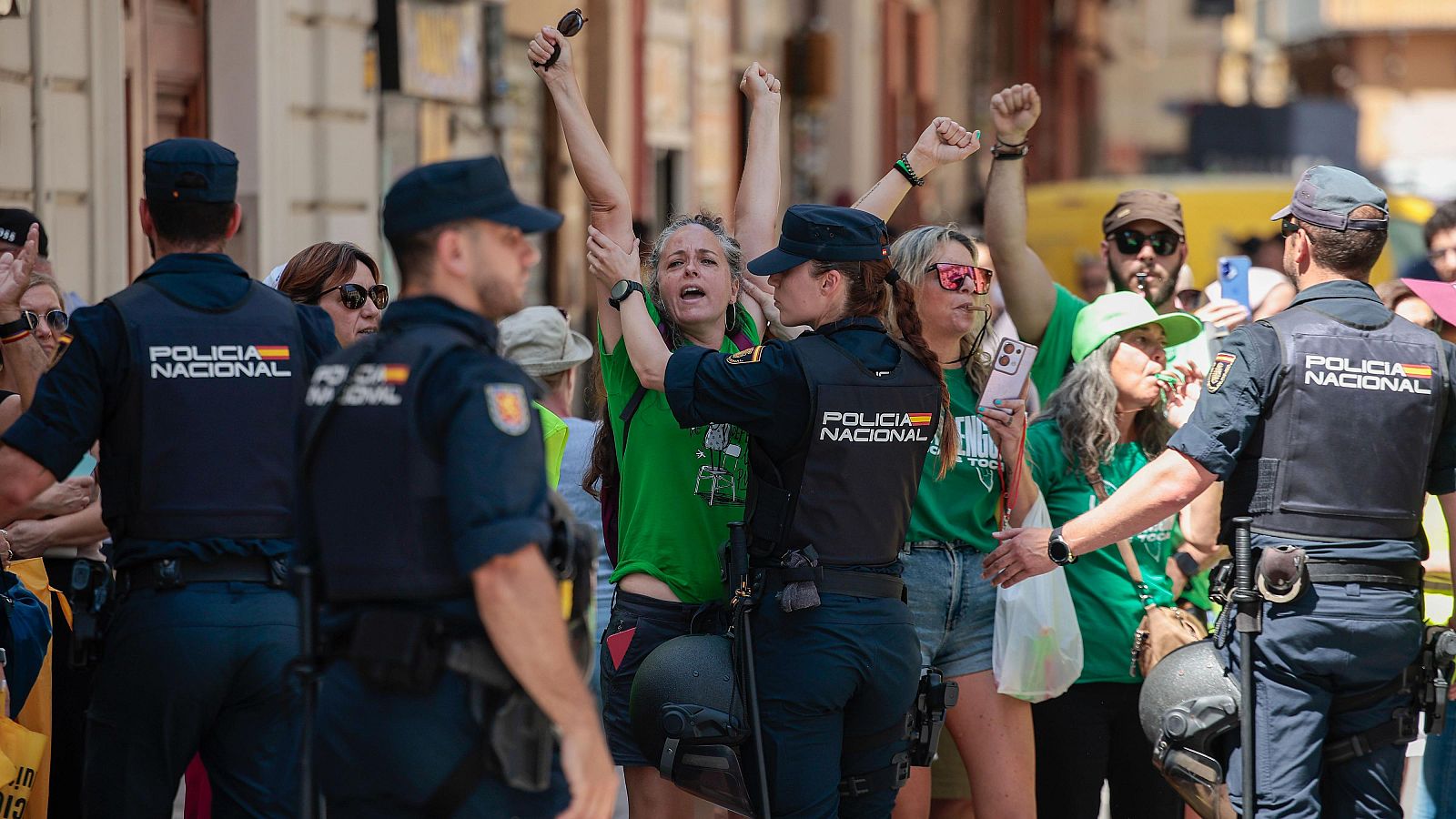 Concentración de protesta del profesorado valenciano de la enseñanza pública no universitaria