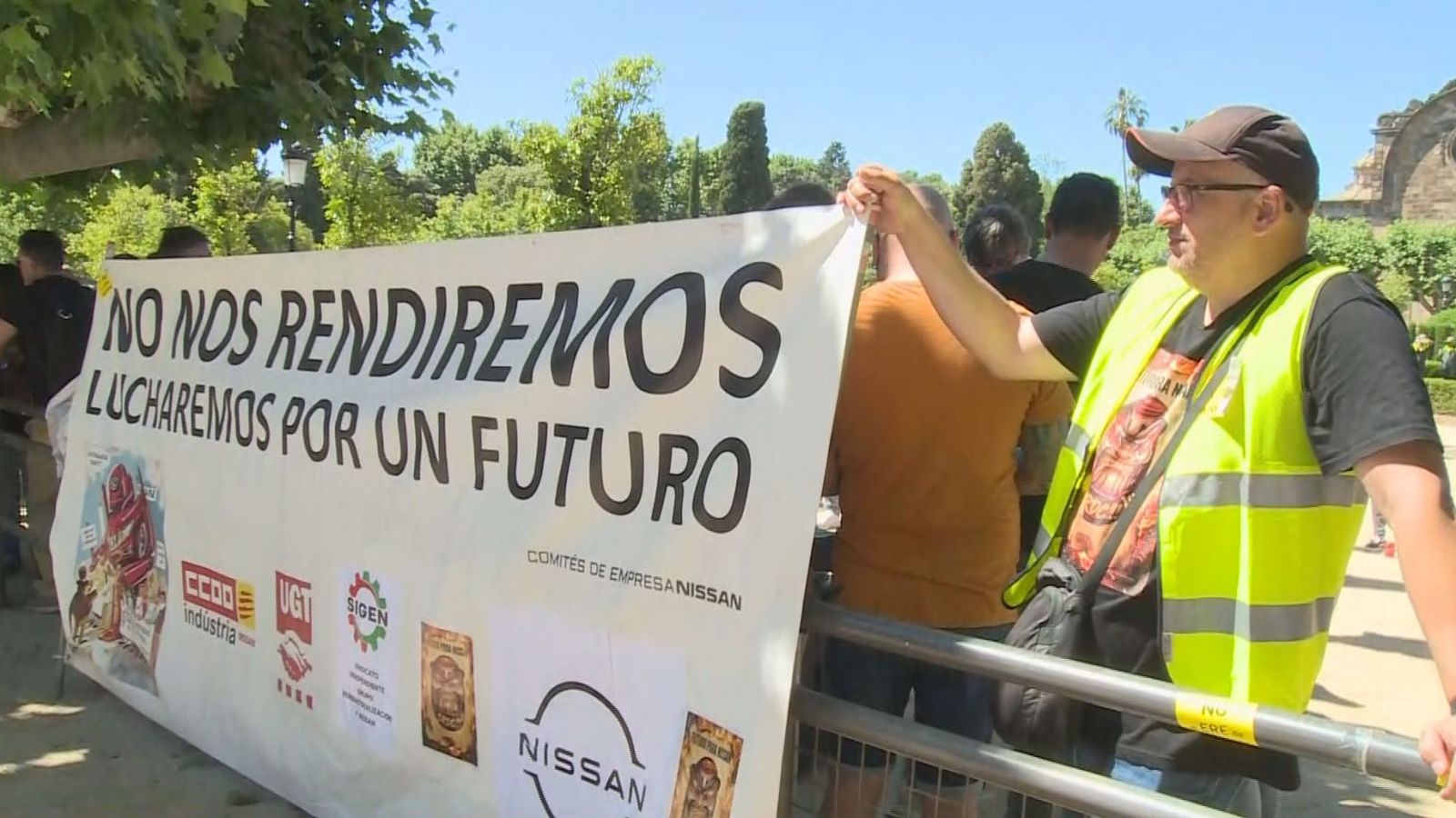 Protesta dels treballadors de Nissan davant del Parlament de Catalunya