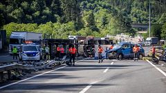 Cinco policías forales navarros mueren en un accidente en la AP-8 en Elgoibar