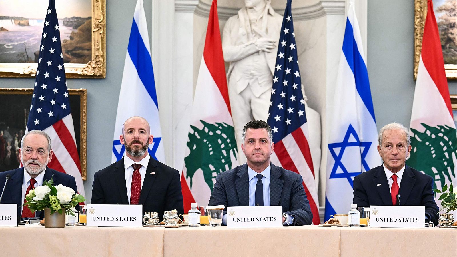 Israel y Líbano acuerdan un alto el fuego bajo la evacuación de todos los miembros de Hizbulá del sur del país
