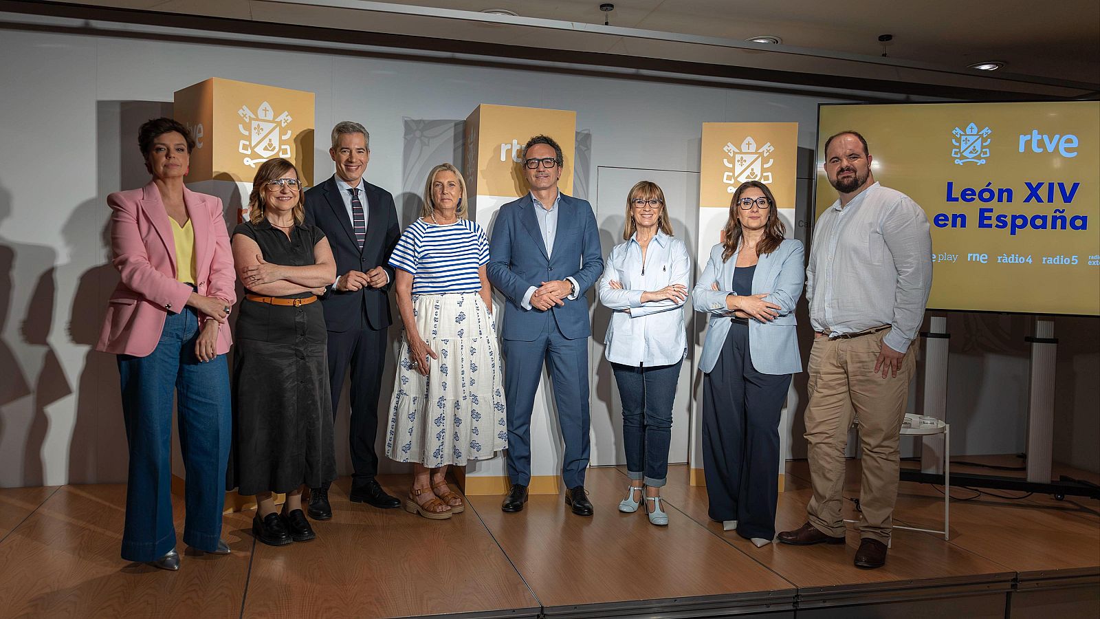 Cristina Villanueva, Pilar Bernal, Oriol Nolis, Ana María Bordas, David Picazo, Gemma Nierga, Sonia Urbano y Jaime Gutiérrez.