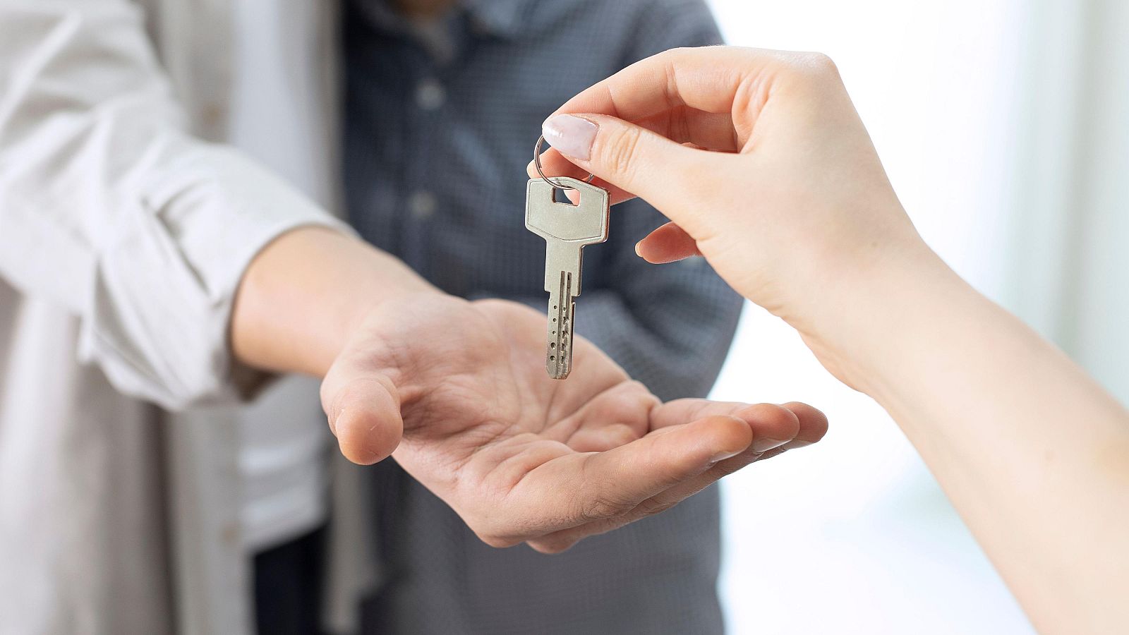 El acceso a la vivienda aumenta el riesgo de pobreza entre los más jóvenes