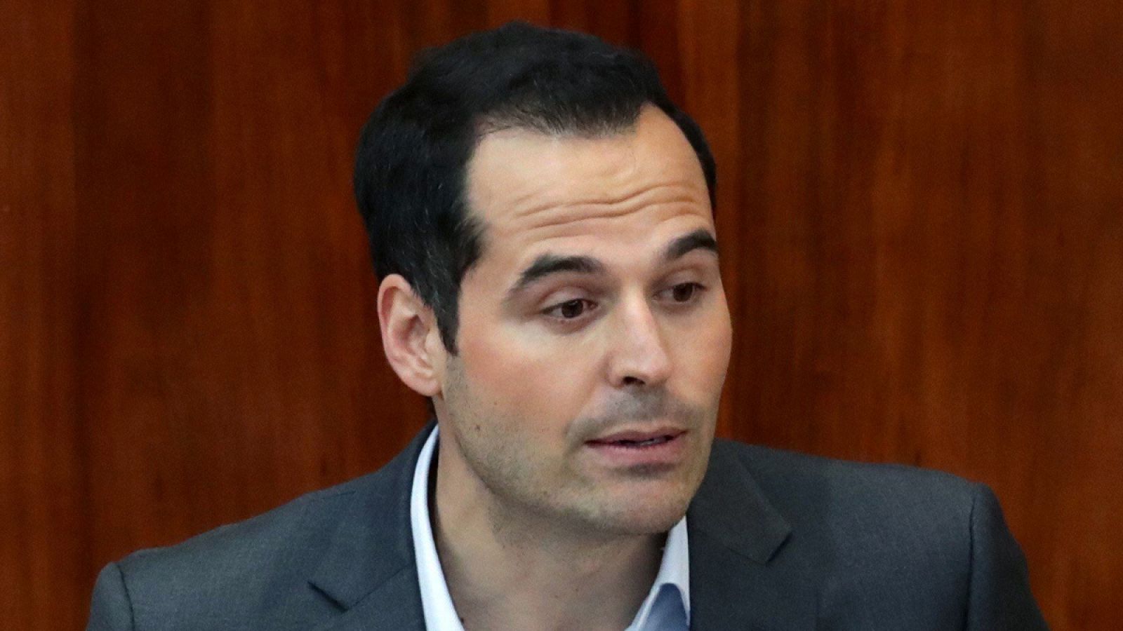 El portavoz de Ciudadanos, Ignacio Aguado, durante un pleno extraordinario de la Asamblea de Madrid.