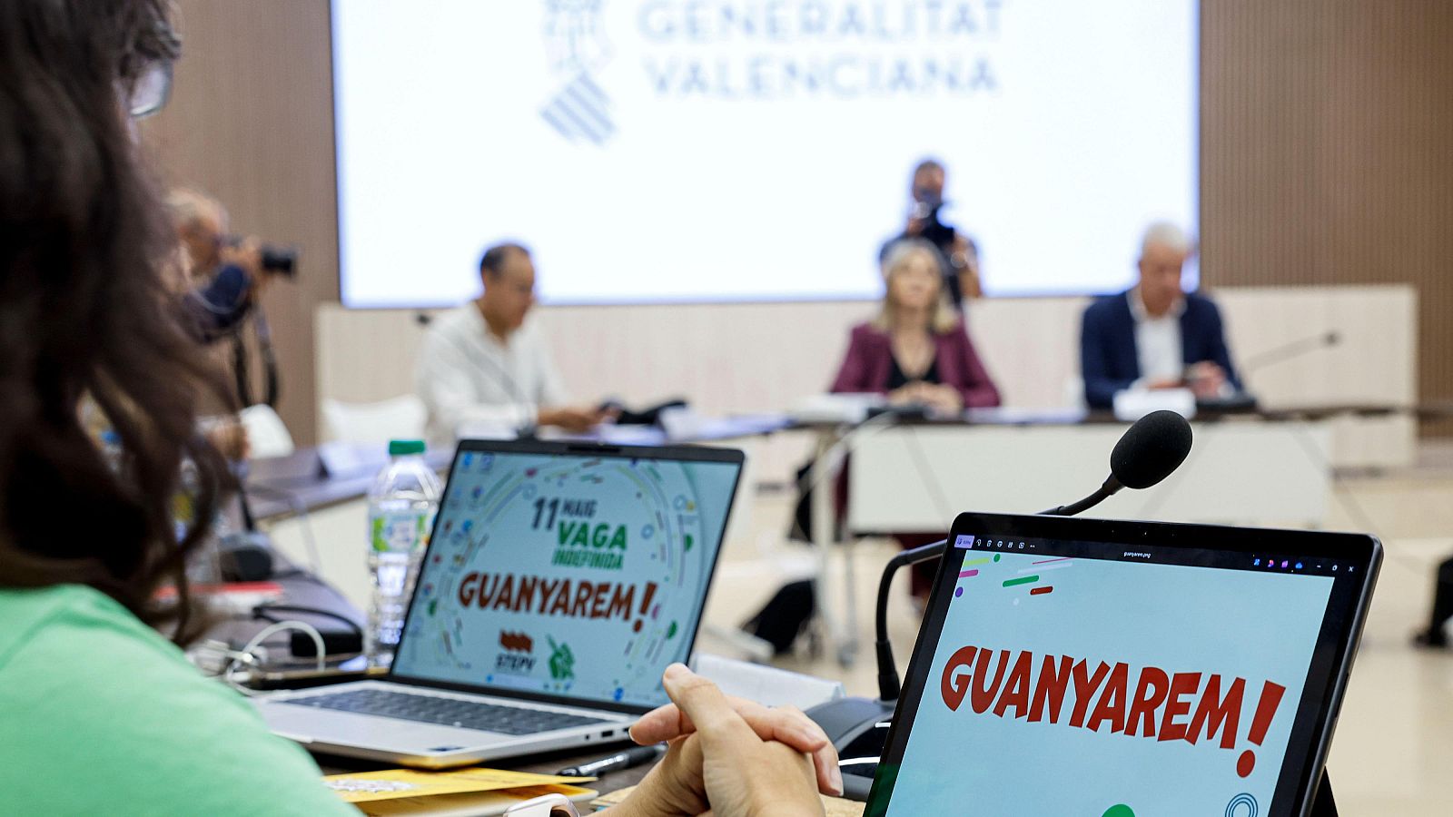Reunión de la mesa sectorial entre la Consejería de Educación y los sindicatos de docentes