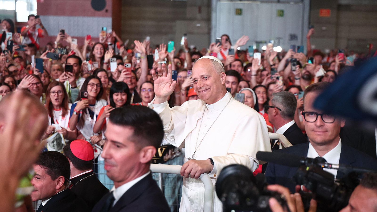 Saludo del Santo Padre a los voluntarios en IFEMA.