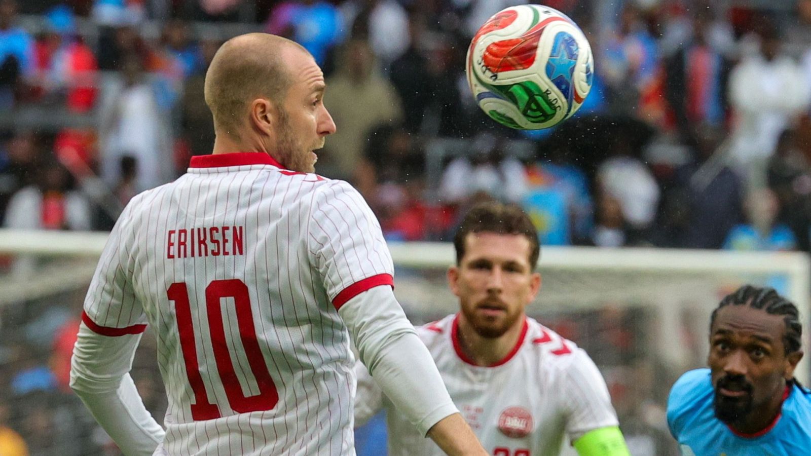 Eriksen se vuelve a desplomar en un terreno de juego