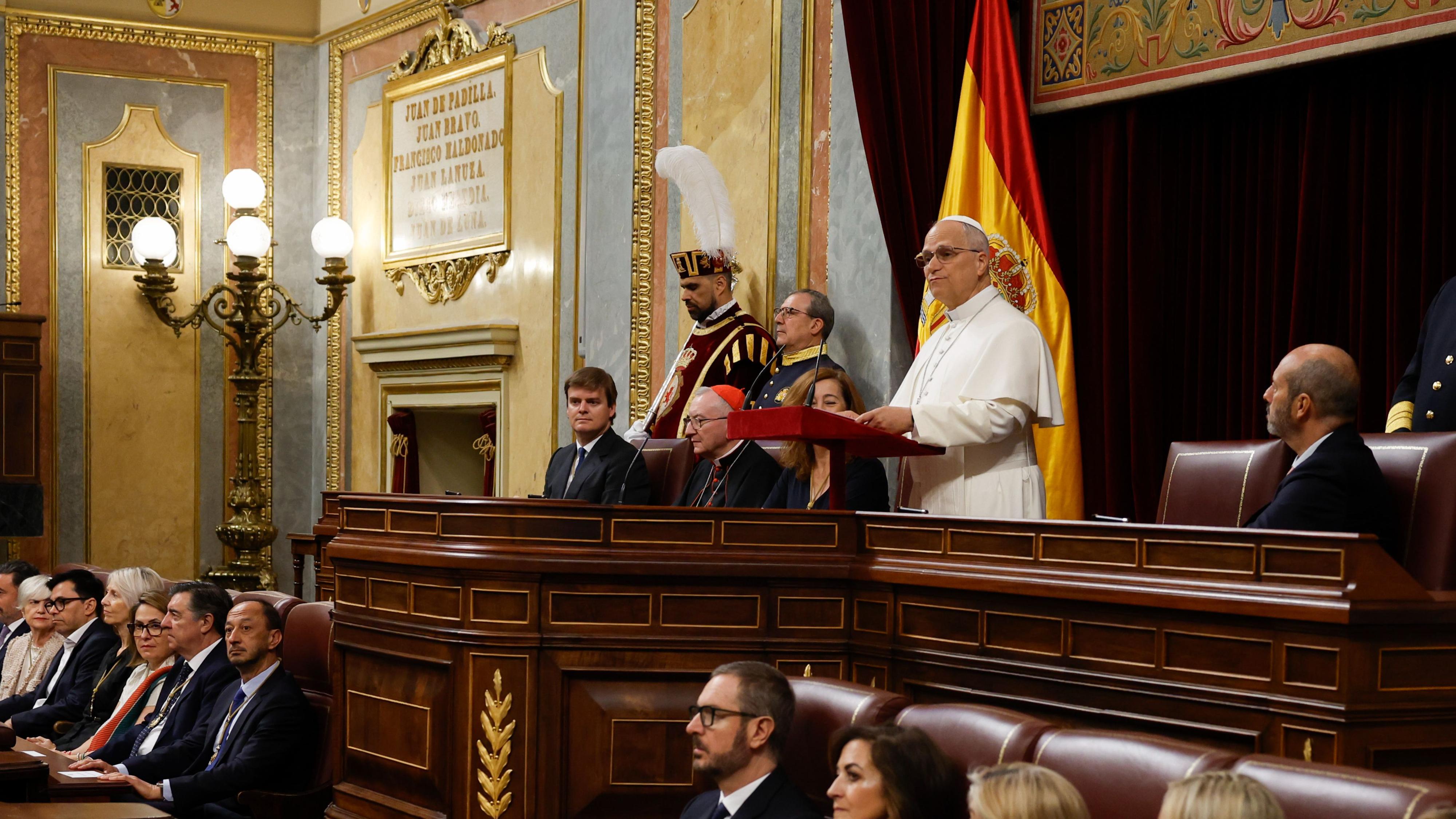 Discurso íntegro de León XIV en el Congreso: "Me preocupa que el rearme se  presente como respuesta al escenario internacional"