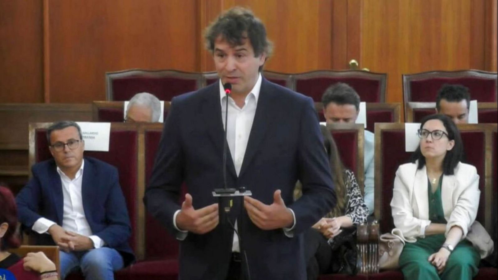 El juicio al hermano de Pedro Sánchez se reanuda tras el aumento de petición de penas por las acusaciones David Sánchez, hermano del presidente del Gobierno, durante su declaración como acusado ante el tribunal la Audiencia Provincial de Badajoz