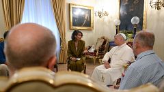 El papa recibe a víctimas de abusos y les transmite su "compromiso" para lograr "consuelo y sanación" en la iglesia