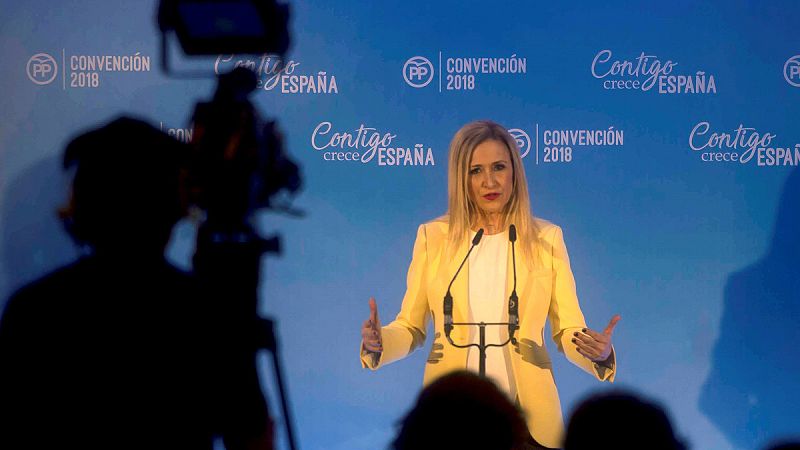 Cifuentes insiste en que no va a dimitir porque no ha cometido ninguna "ilegalidad" ni ha "mentido"