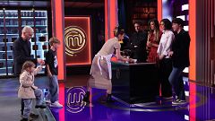 Los hijos de Camilla enamoran a los jueces de MasterChef 14: "Sois una gran familia"