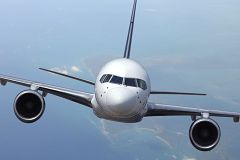 Las aerolíneas europeas avisan a Bruselas de que encarecerán los billetes si se amplía la tasa por emisiones