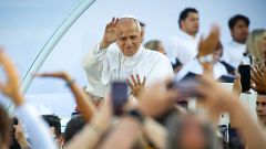 La visita del papa a Barcelona: Lleó XIV celebra una vetlla multitudinària a l'Estadi Olímpic de Barcelona