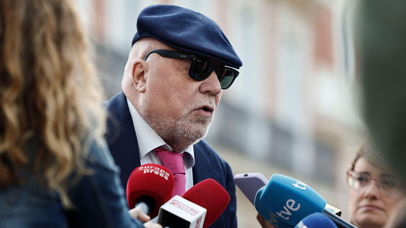 El excomisario José Manuel Villarejo atiende a los medios a su llegada a la Audiencia Nacional