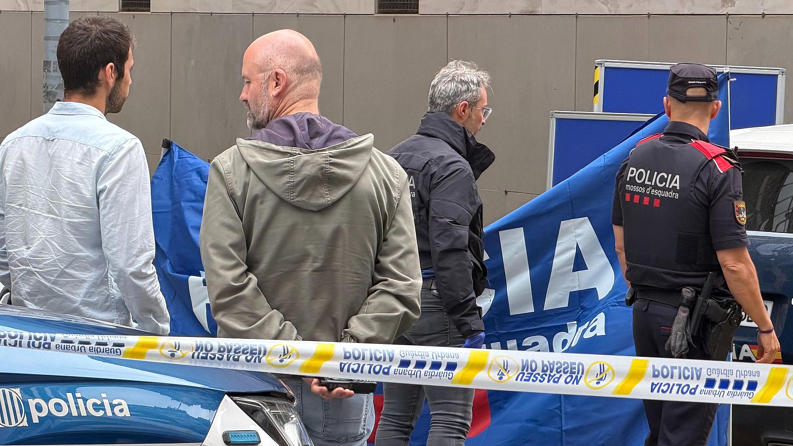 Una persona morta a trets al carrer de Balmes