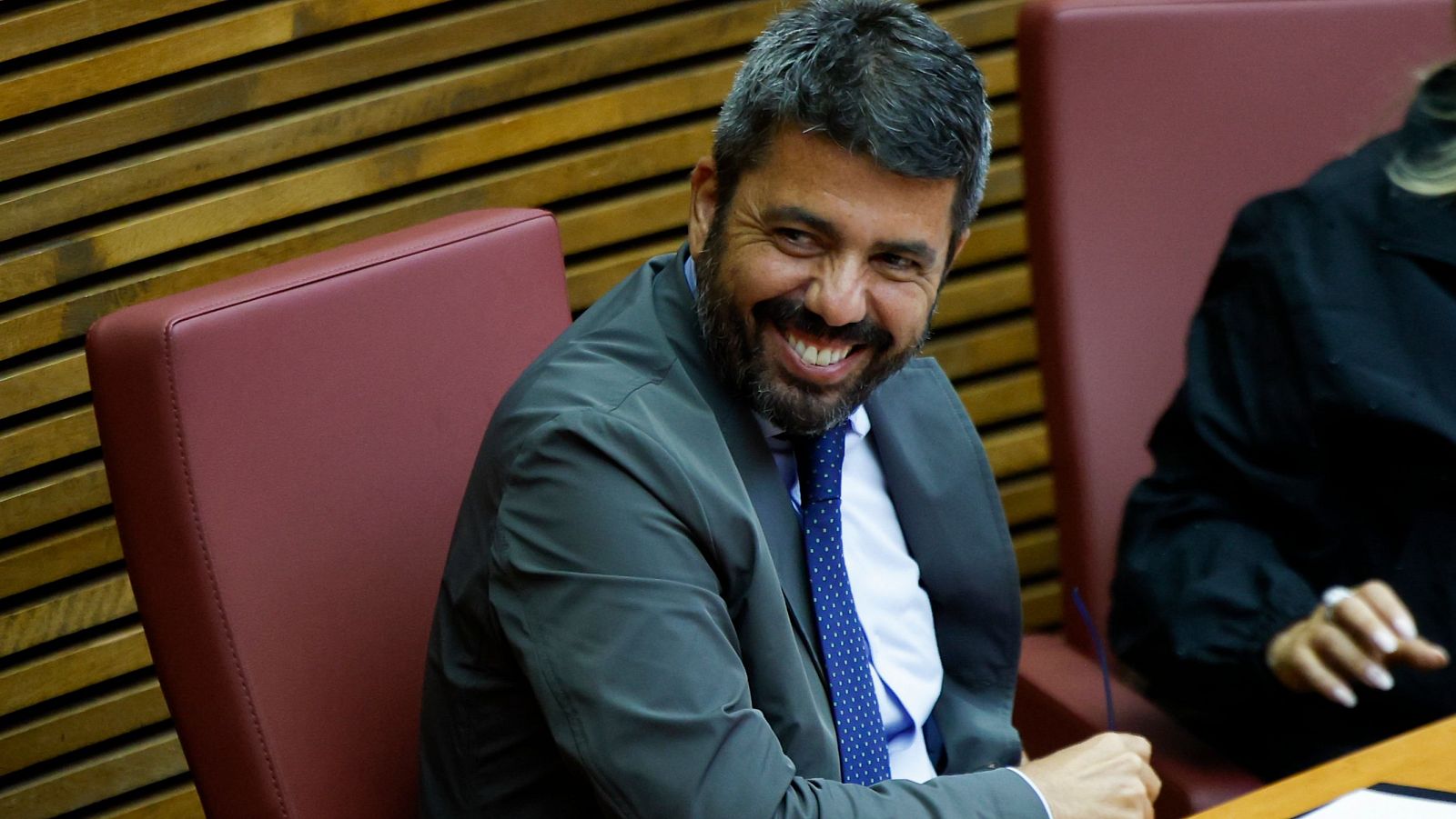 Mazón, a sus consejeros durante la dana: "Vamos a inundar de datos a los medios"
