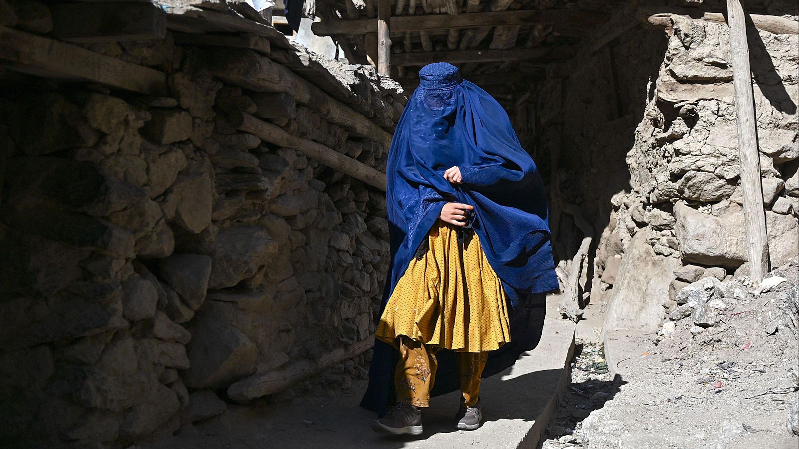 Desafío a los talibanes en Herat: protestas por detener a mujeres