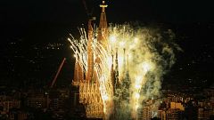 La Sagrada Familia despide al papa León XIV con un imponente espectáculo de luces y música