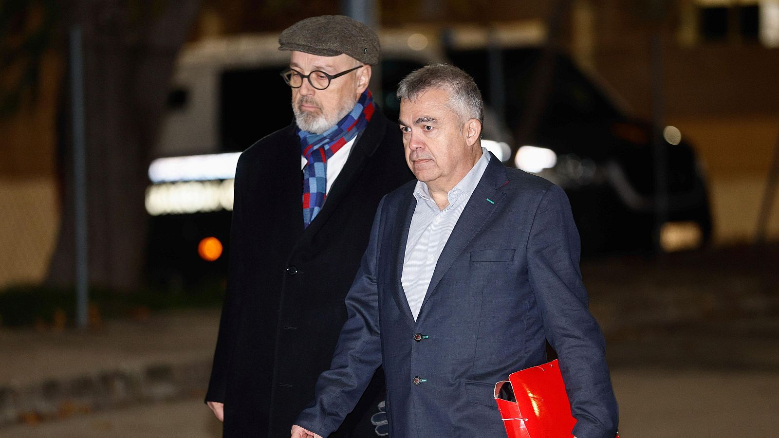 Santos Cerdán, junto a su abogado Jacobo Teijelo, ahora también investigado por el caso Leire Díez