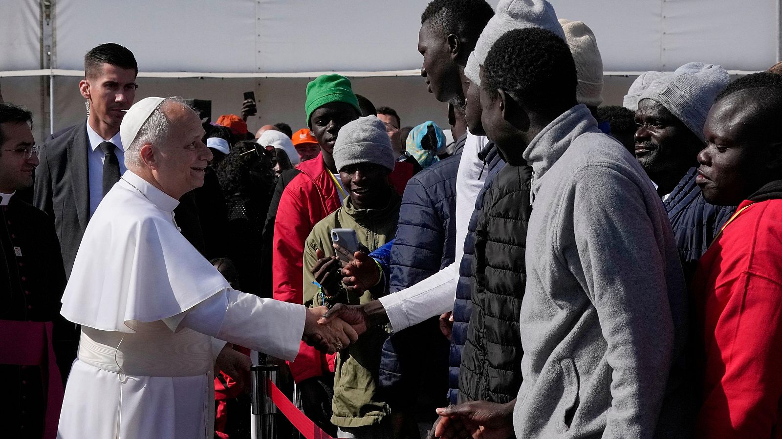 León XIV en Canarias: "La dignidad humana no tiene pasaporte"