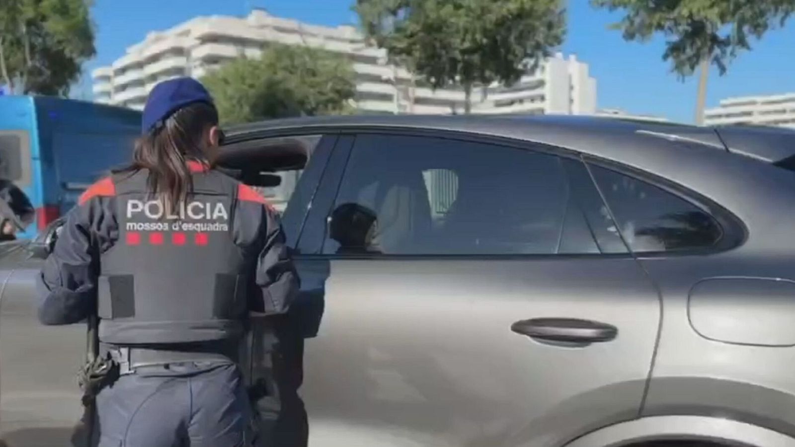 El dispositiu especial ha comptat amb la participació d'uns 150 agents de Mossos, Guàrdia Urbana, Policia Nacional i seguretat privada