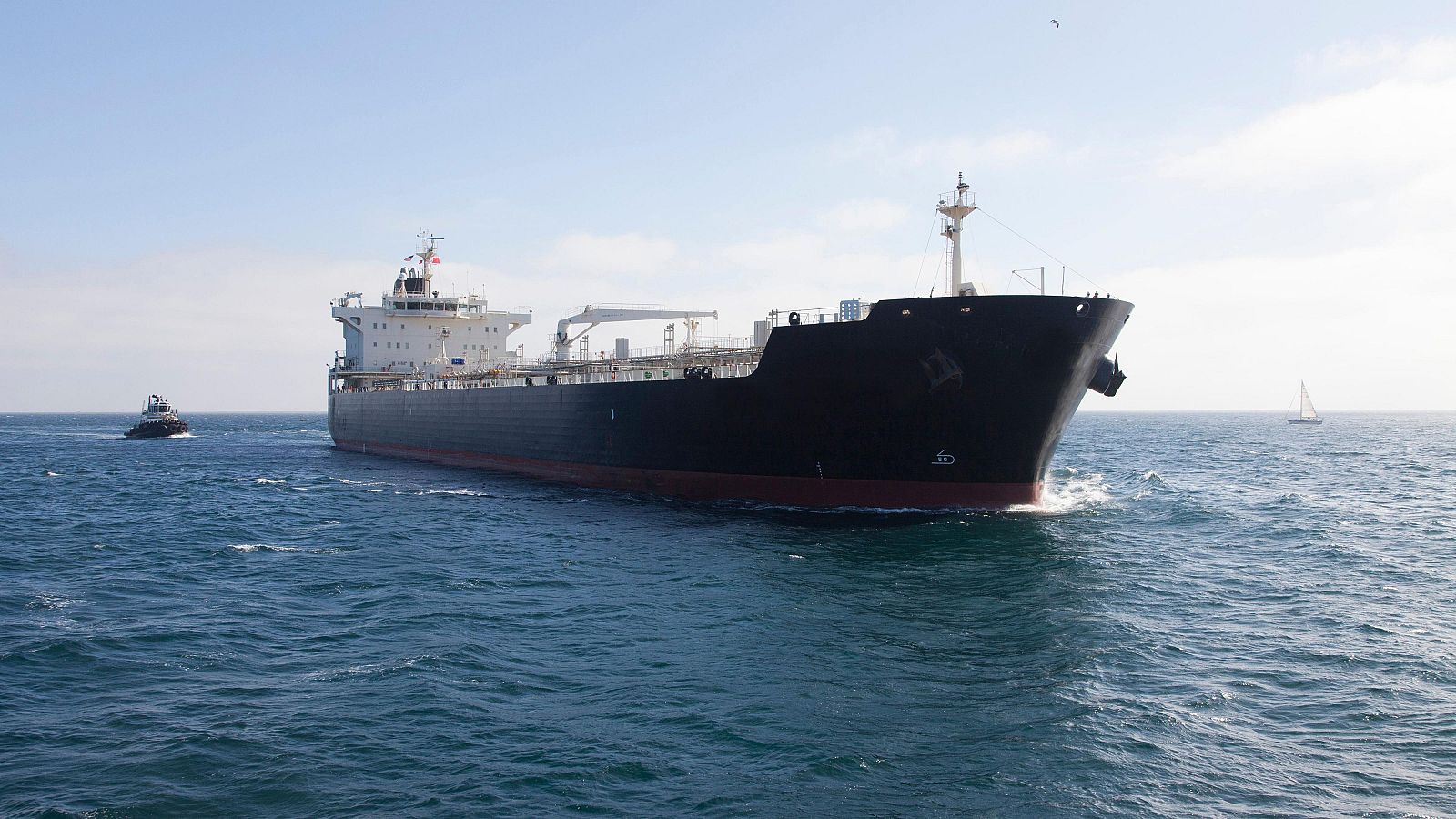 El Reino Unido intercepta un petrolero ruso en el Canal de la Mancha