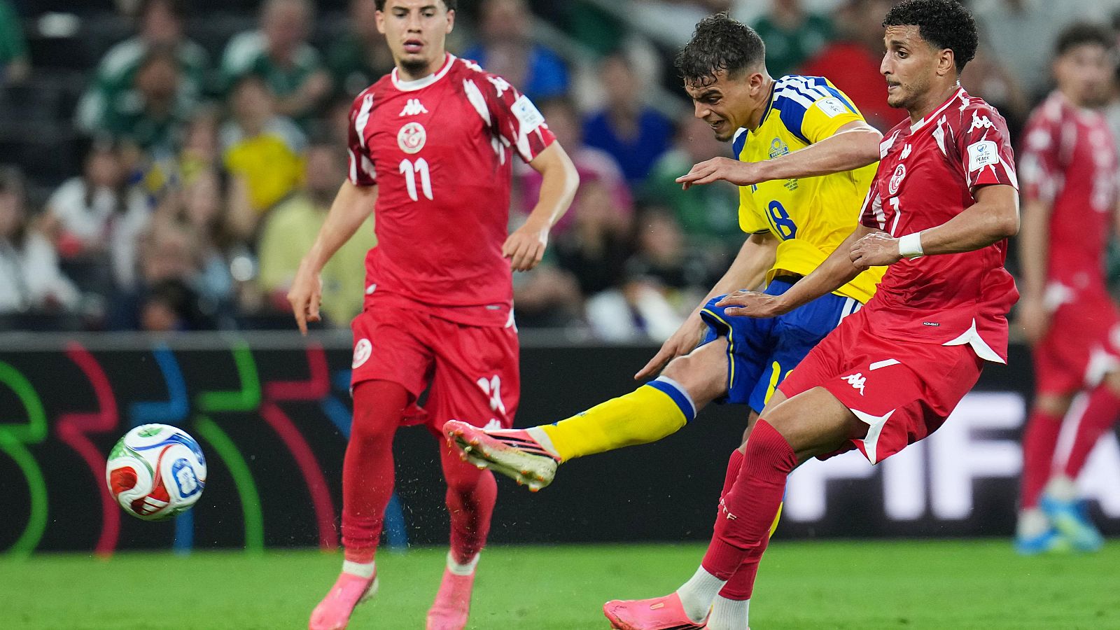La dupla Gyökeres-Isak y Ayari impulsan a Suecia al liderato del grupo F tras golear a Túnez en el debut mundialista