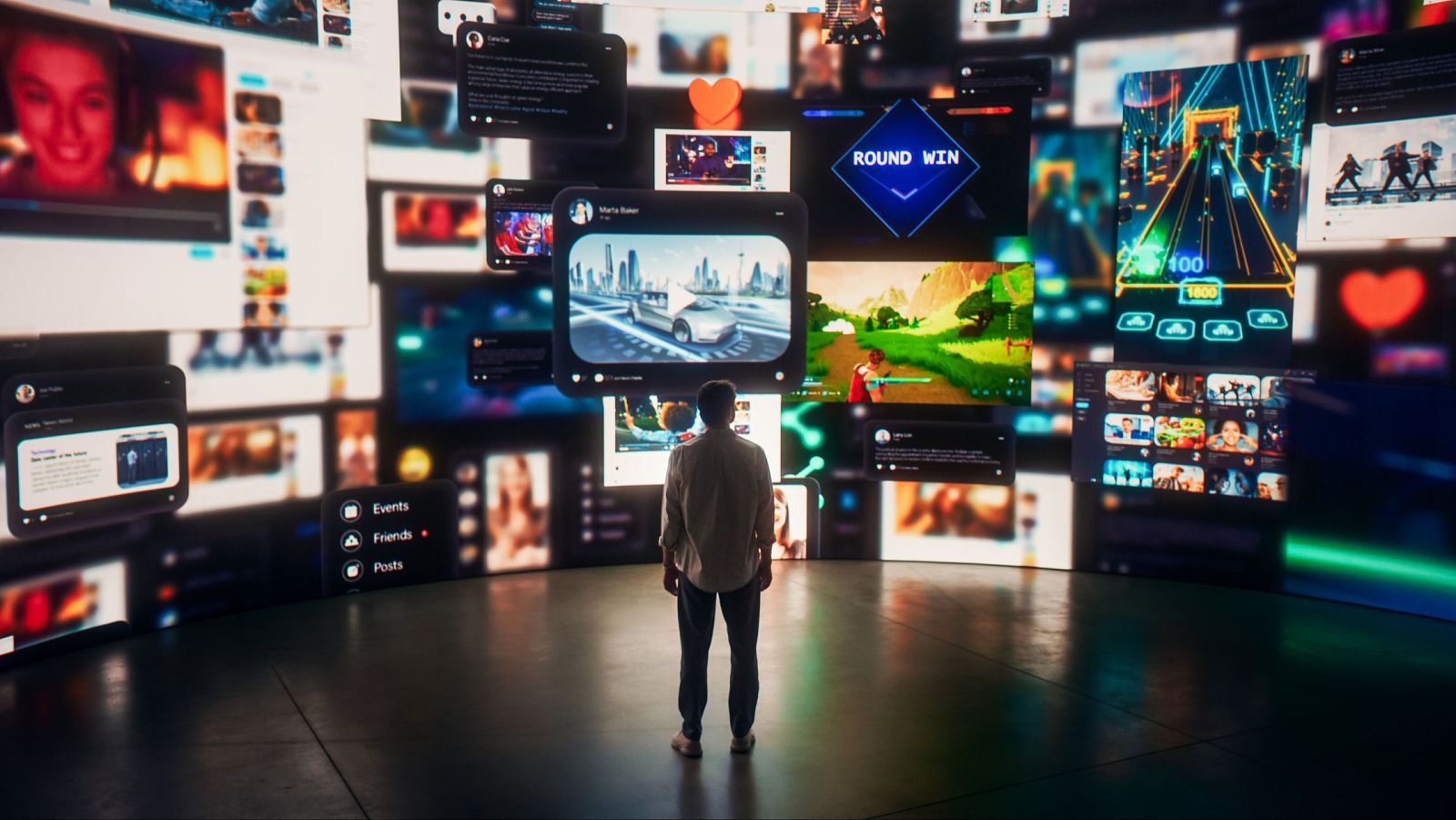 Persona en un espacio futurista rodeada de pantallas digitales que muestran juegos, redes sociales y contenido multimedia.