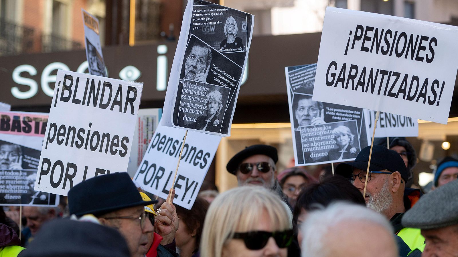 Protesta para exigir la revalorización de las pensiones