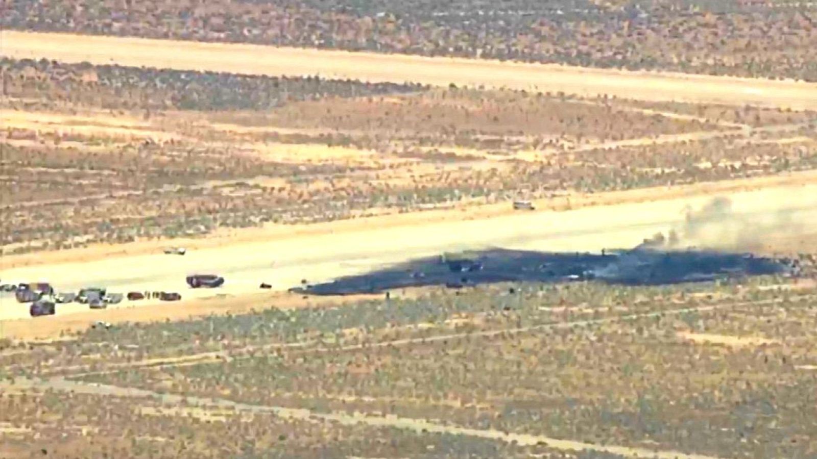 Ocho muertos en un bombardero de EE.UU. estrellado en California