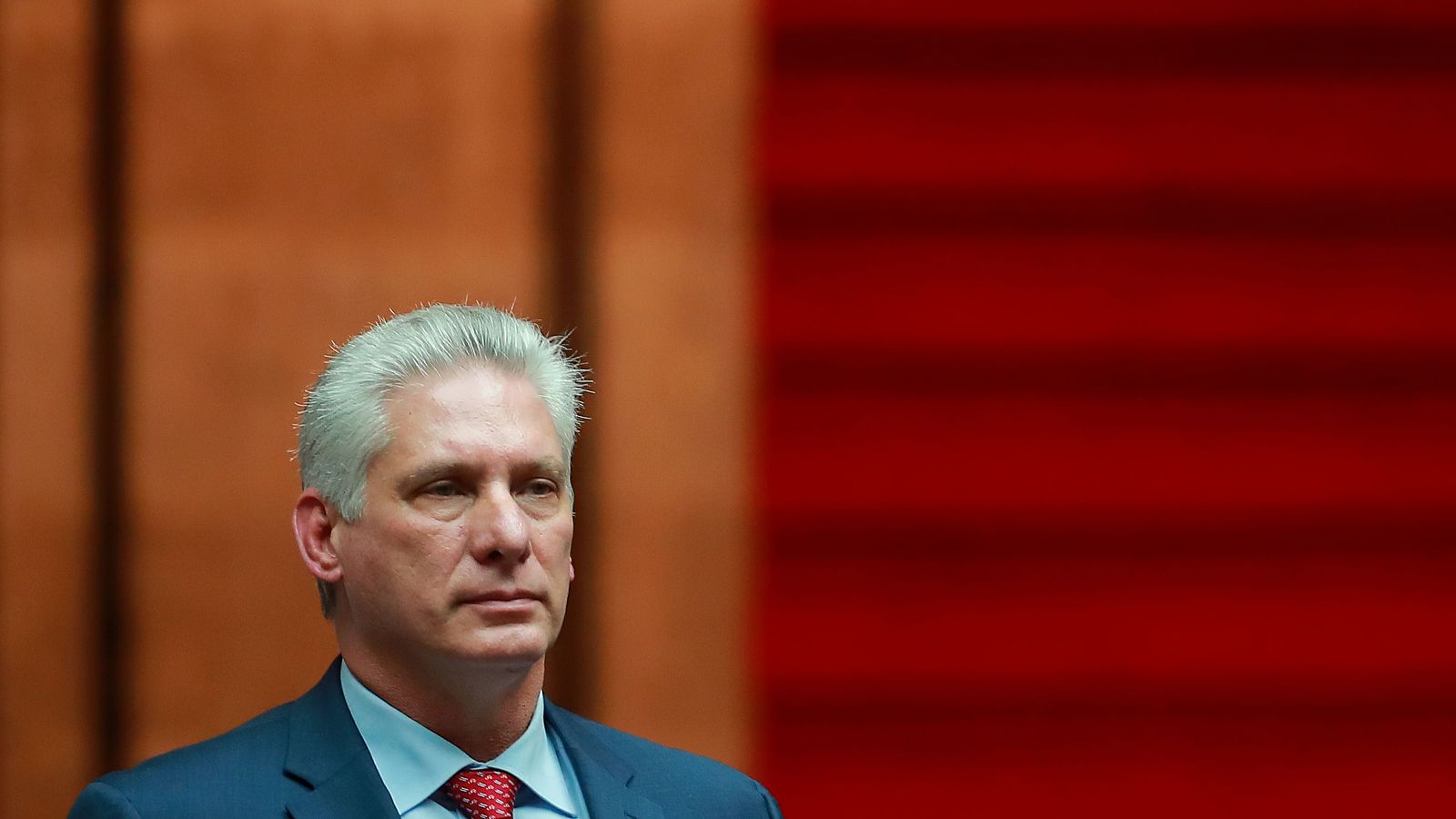 La cúpula de Cuba se reúne de forma extraordinaria para aprobar medidas aperturistas bajo la presión de EE.UU.