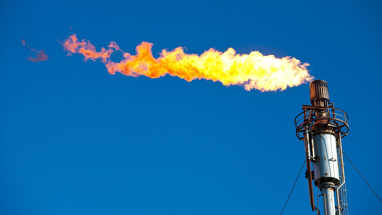 Las reservas de petróleo de los países de la OCDE alcanzan su nivel más bajo desde 1990