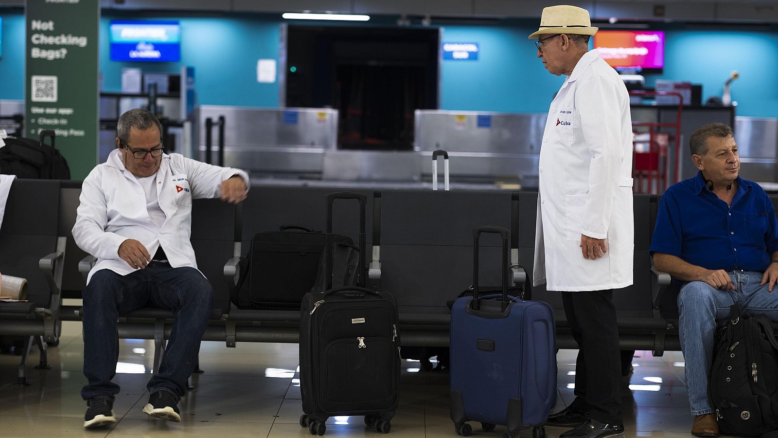 Washington presiona a quienes importan servicios médicos cubanos