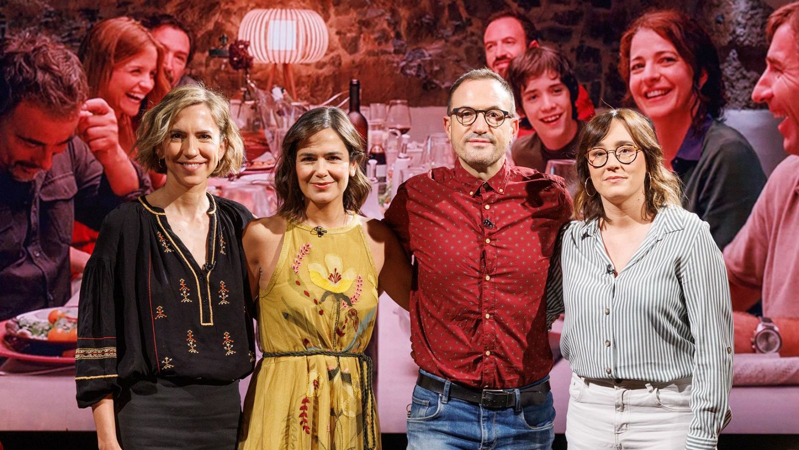 Elena S. Sánchez, con los invitados al coloquio de esta semana