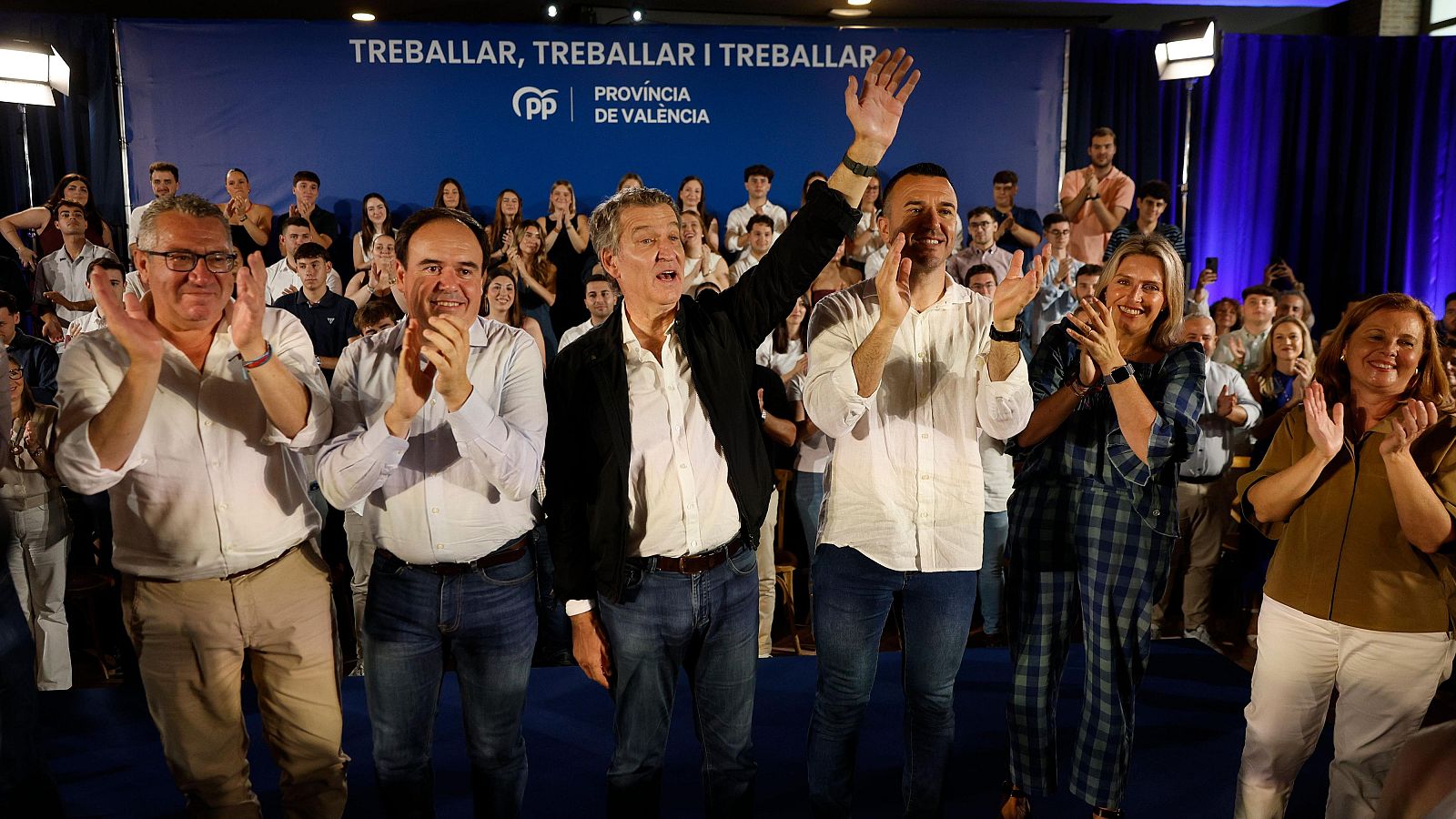 Feijóo ve en Zapatero "el faro moral de Sánchez" y su "joya de la corona"