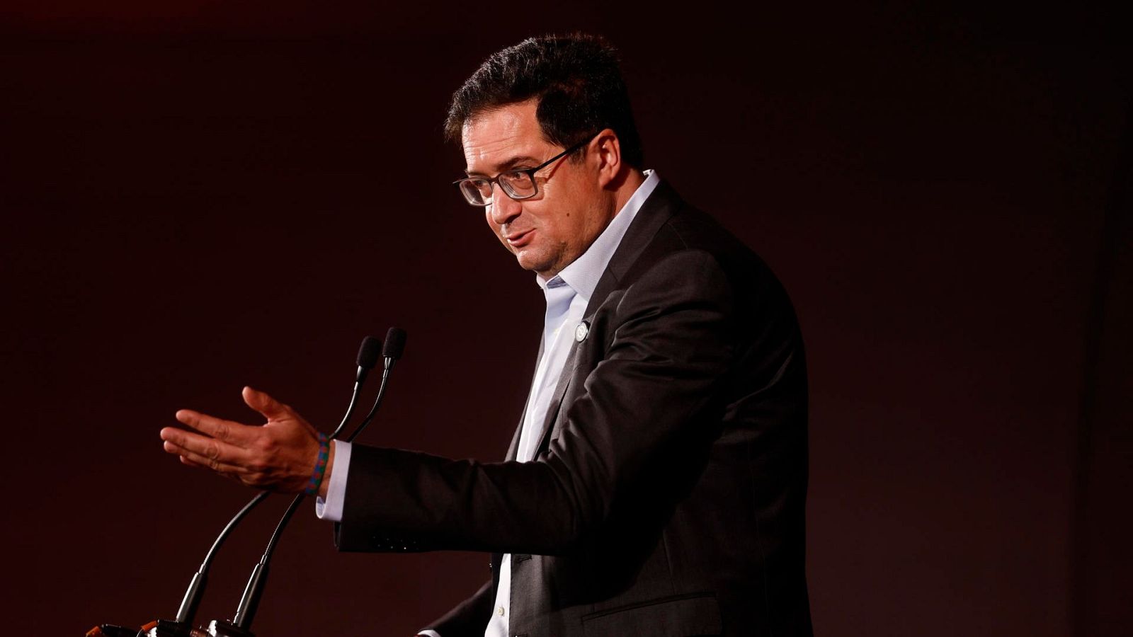 Óscar López afirma que Feijóo "caerá" por ser un "cobarde" que no denuncia la "corrupción" de Ayuso