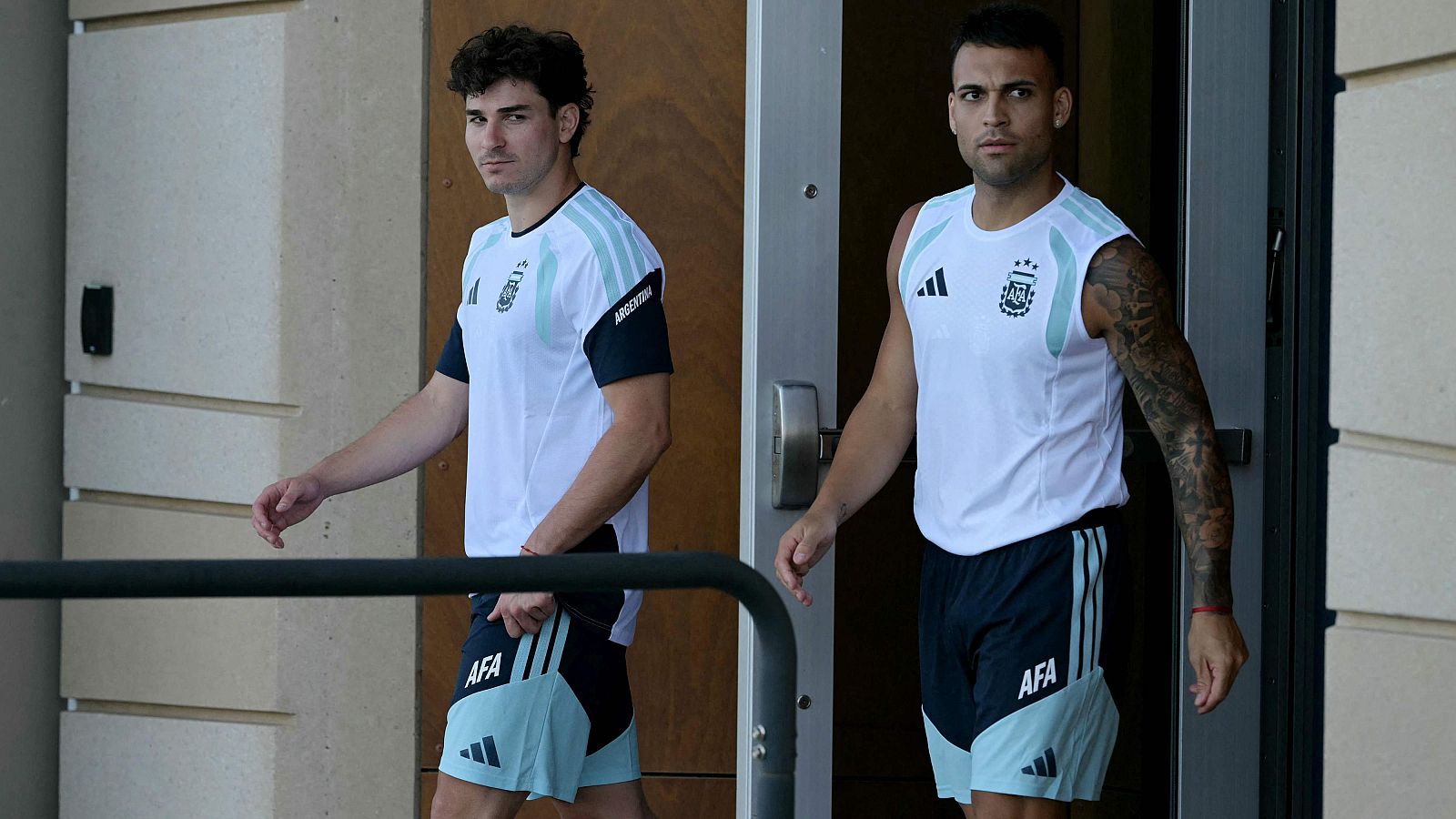 Julián Álvarez y Lautaro Martínez, en la concentración de Argentina del Mundial 2026.