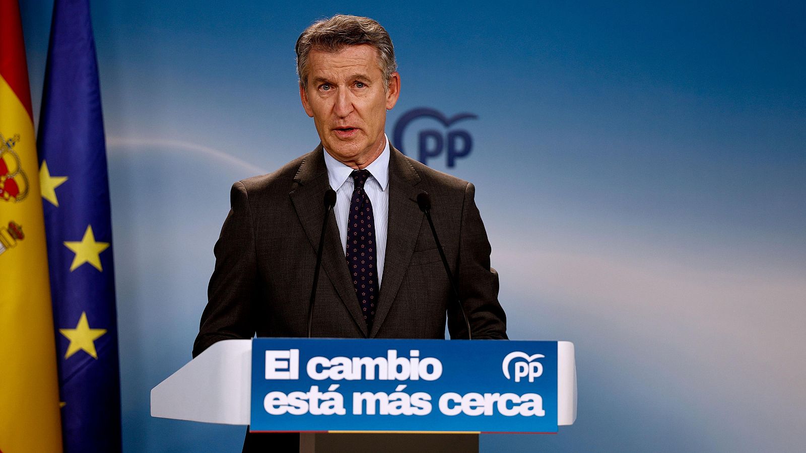 El líder del PP, Alberto Núñez Feijóo, durante la rueda de prensa ofrecida este lunes