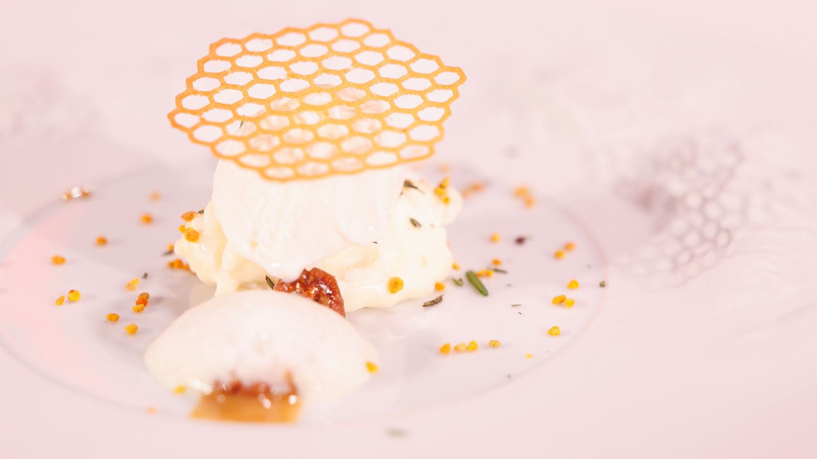 Receta de mel i mató con helado de leche de oveja de Camilla en MasterChef 14