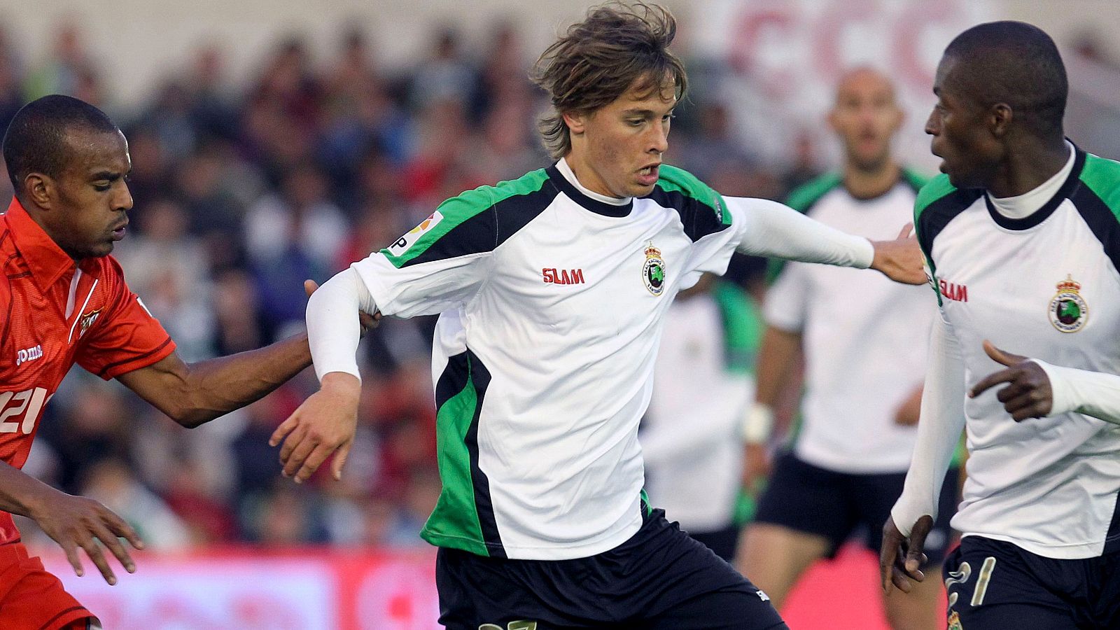 Sergio Canales vuelve al Racing de Santander hasta junio de 2028