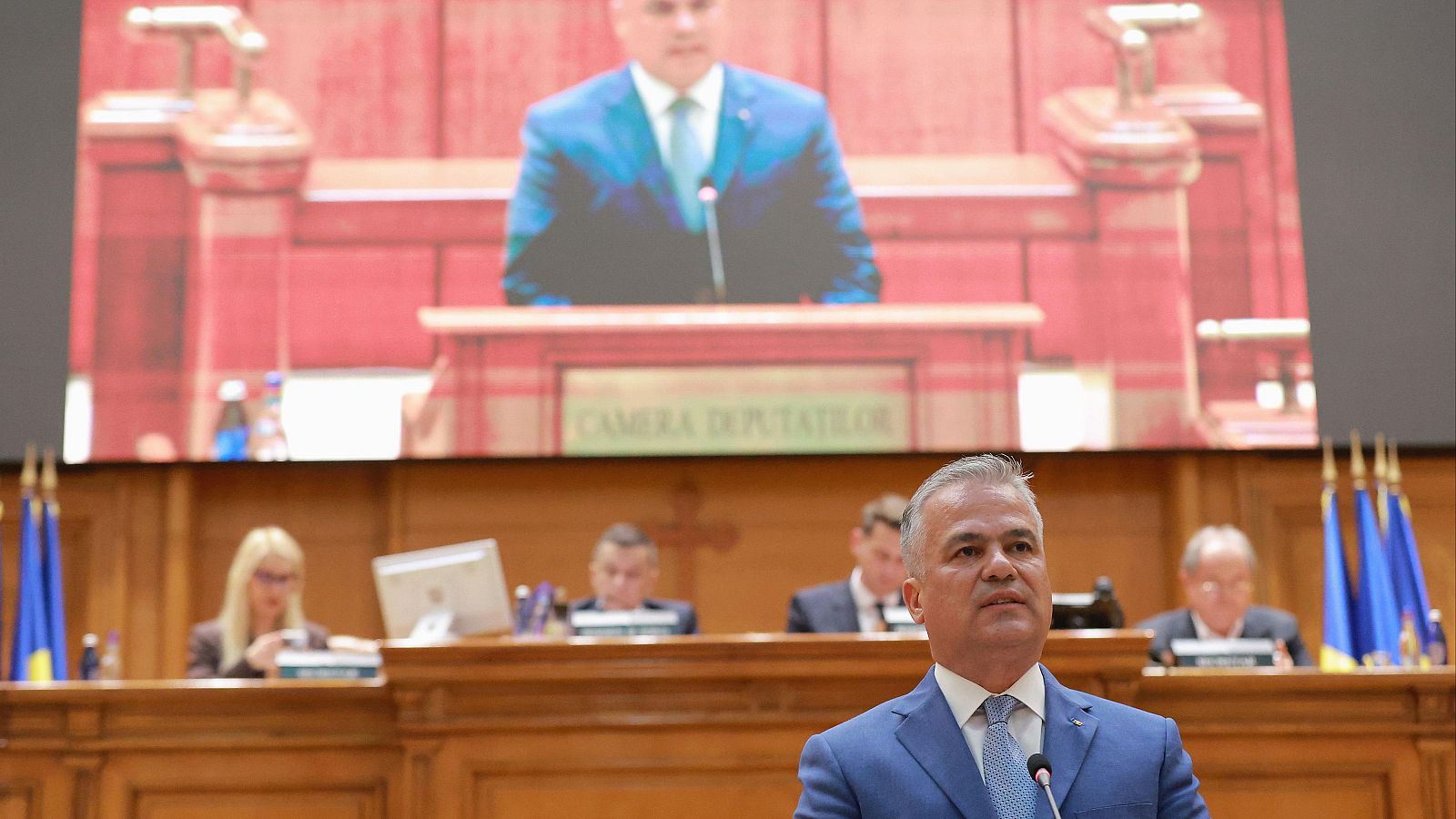 El Parlamento rumano rechaza la investidura del nuevo Gobierno