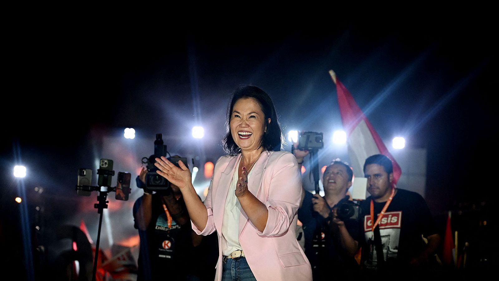 Keiko Fujimori se proclama presidenta de Perú tras un recuento electoral de infarto