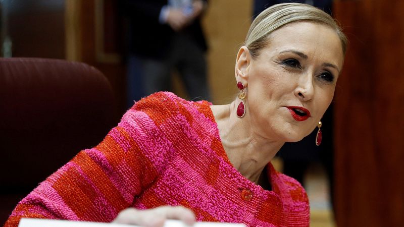 Cs pide la dimisión "hoy mejor que mañana" de Cifuentes, que insiste en que no falsificó su máster